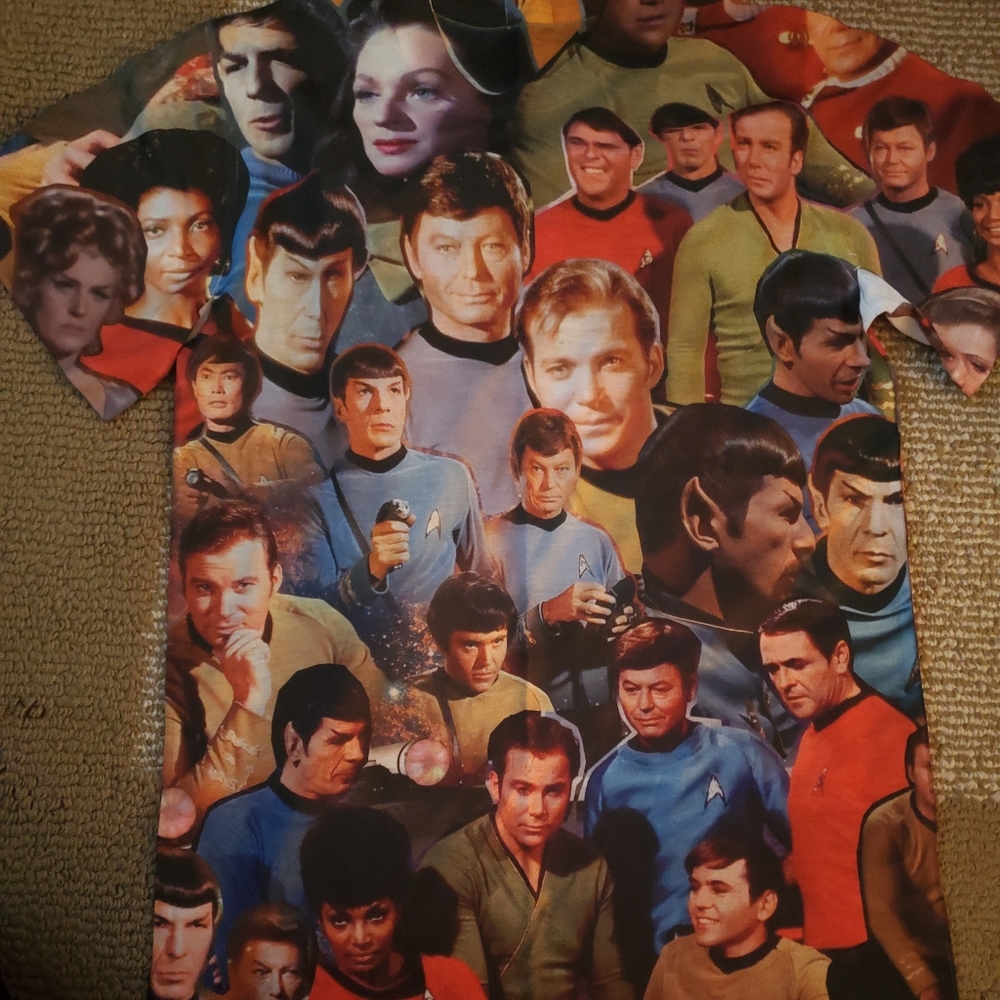 🌷Host Pick!🌷Star Trek Sublimation T-shirt - Picture 1 of 2